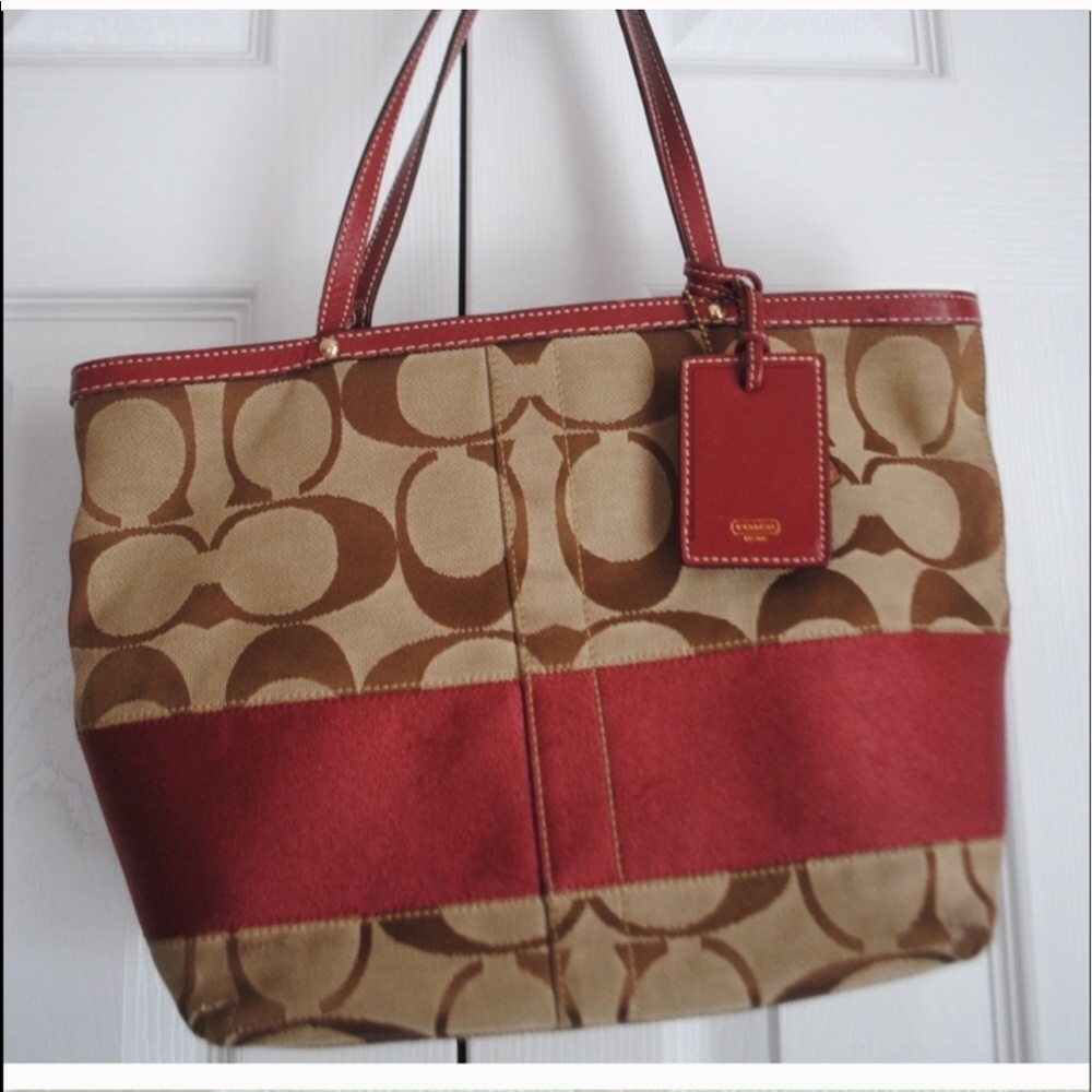 Another ❤️🌹❤️RED ROSE 🥀 COACH TOTE❤️🌹❤️
